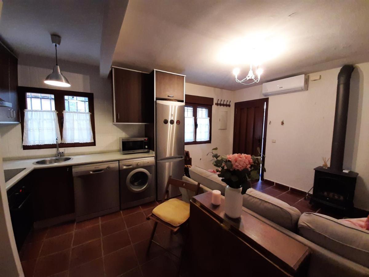Casa Con Patio Y Chimenea En Piedralaves 빌라 외부 사진